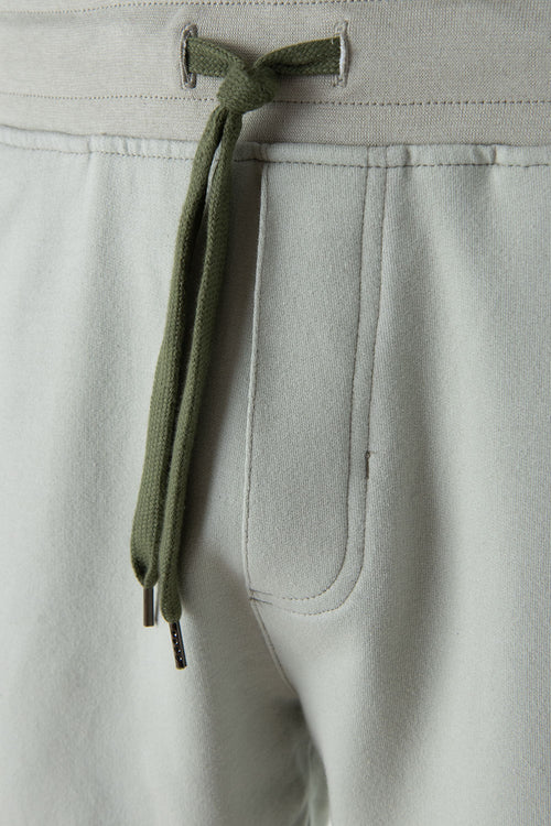 Card slide image -  BERMUDA DE RICK Y MORTY VERDE ACEITUNA PARA HOMBRE