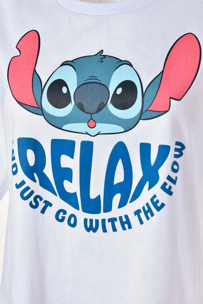 PIJAMA DE STITCH BLANCA Y MULTICOLOR DE PANTALÓN CORTO PARA MUJER