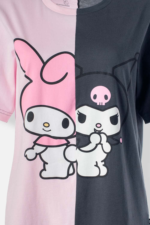 Card slide image -  CAMISETA DE MY MELODY & KUROMI REGULAR FIT PARA MUJER