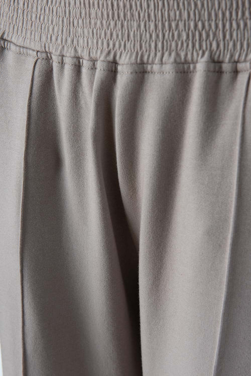 Card slide image -  JOGGER DE MOVIES CON BOLSILLOS TAUPE PARA MUJER