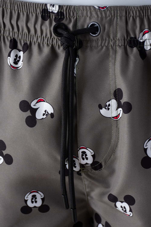 Card slide image -  PANTALONETA DE BAÑO DE MICKEY MOUSE VERDE MILITAR CON BOLSILLO PARA HOMBRE