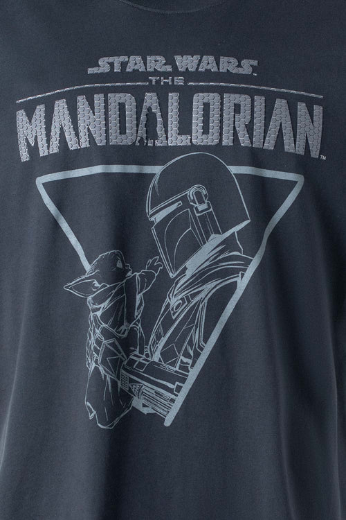 Card slide image -  CAMISETA DE THE MANDALORIAN GRIS MANGA CORTA PARA HOMBRE