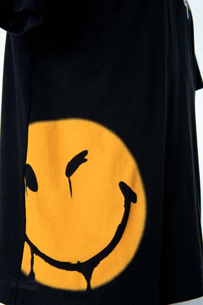  CAMISETA DE SMILEY NEGRA CON MANGA CORTA GÉNERO NEUTRO