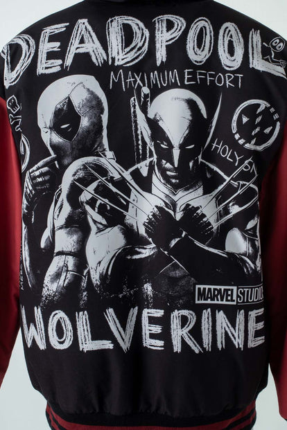  CHAQUETA DE DEADPOOL ROJA Y NEGRA ENGUATADA PARA HOMBRE