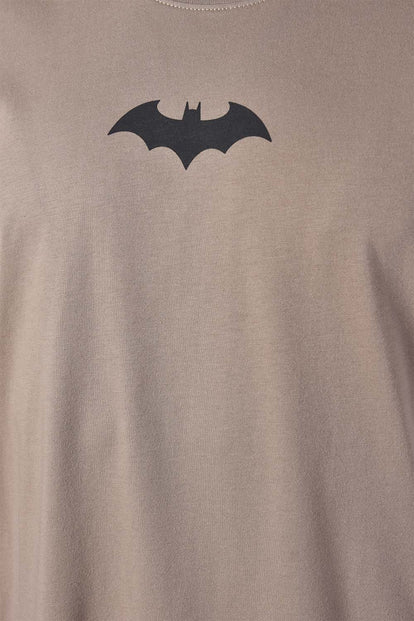  CAMISETA DE BATMAN GRIS TAUPE MANGA CORTA PARA HOMBRE