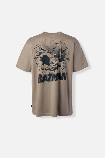  CAMISETA DE BATMAN GRIS TAUPE MANGA CORTA PARA HOMBRE