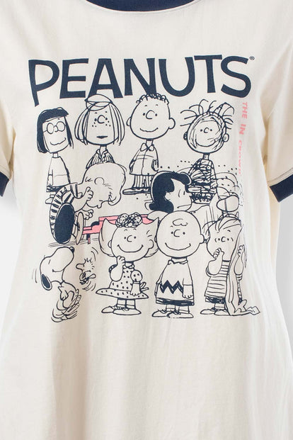 CAMISETA DE SNOOPY MANGA CORTA COLOR ALMENDRA PARA MUJER