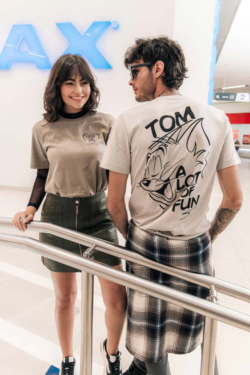 Card slide image -  CAMISETA DE TOM Y JERRY REGULAR FIT PARA MUJER