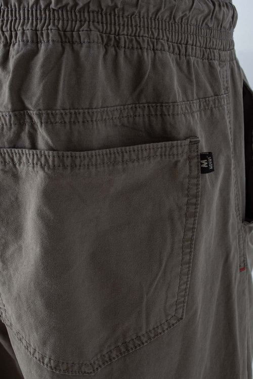 Card slide image -  JOGGER DE MOVIES VERDE MILITAR TIPO CARGO PARA HOMBRE