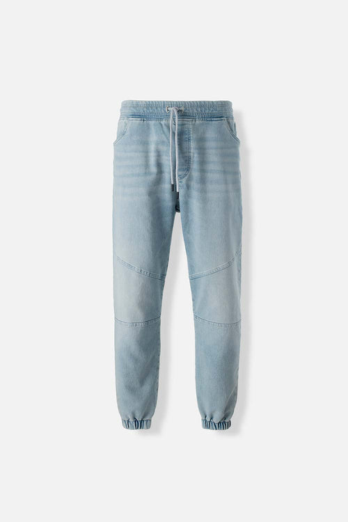 Card slide image -  JOGGER DE MOVIES EN DENIM TONO MEDIO CON ELÁSTICO EN CINTURA PARA HOMBRE