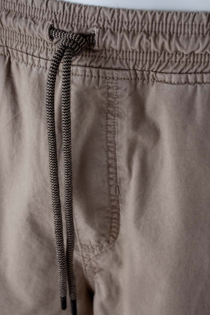  BERMUDA DE MOVIES TAUPE TIPO CARGO PARA HOMBRE