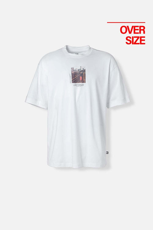 Card slide image -  CAMISETA DE MOVIES BLANCA ESTAMPADA EN FRENTE PARA HOMBRE