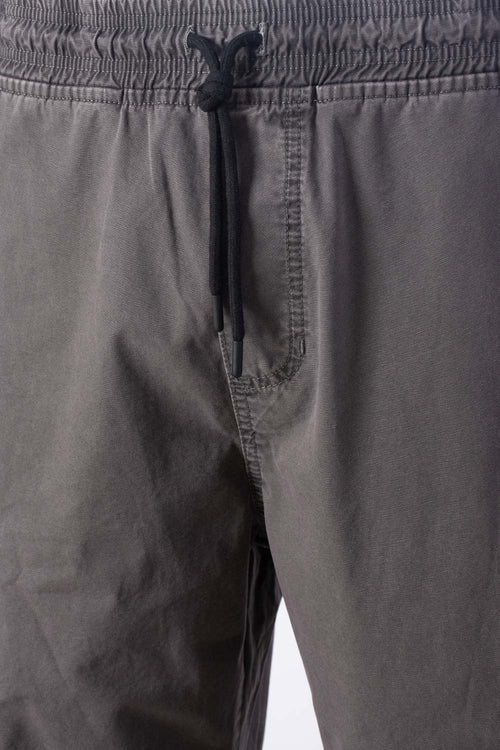 Card slide image -  JOGGER DE MOVIES CON BOLSILLOS NEGRO PARA HOMBRE