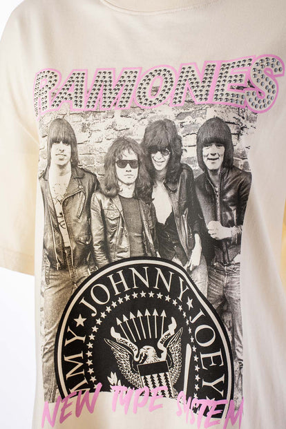  CAMISETA DE RAMONES MANGA CORTA COLOR ALMENDRA PARA MUJER