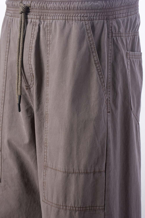 Card slide image -  JOGGER DE MOVIES CON CORDON AJUSTABLE CAFE PARA HOMBRE